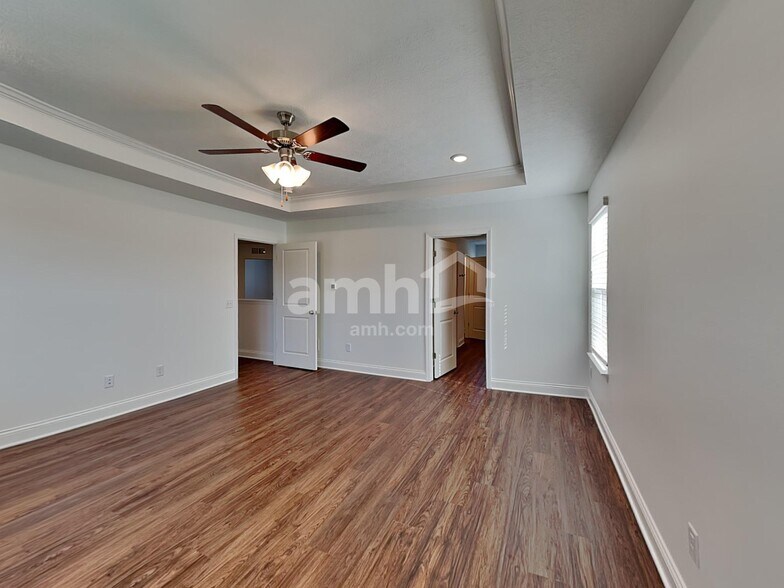 Building Photo - 8434 Northpoint Dr