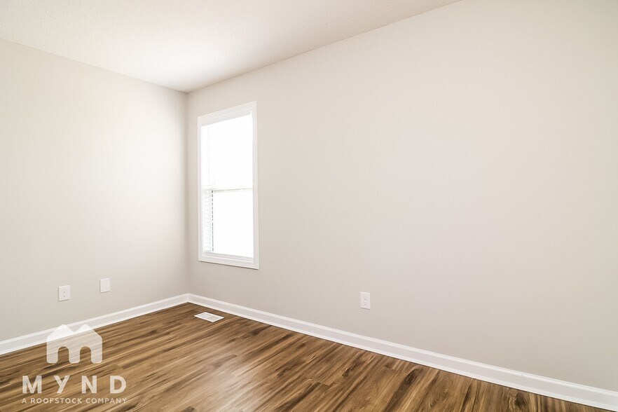 Building Photo - 221 Tavistock Ct