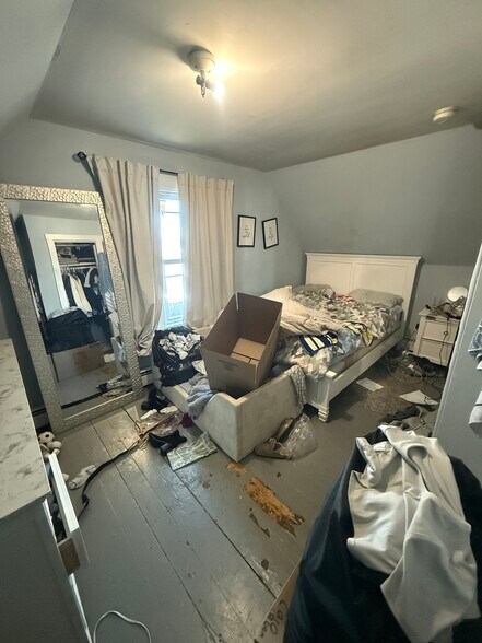 Building Photo - 509 Medford St