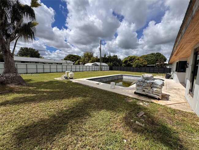 Building Photo - 444 NW 21st St