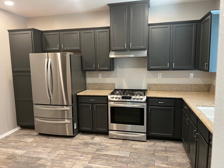 Building Photo - 37435 Paseo Tulipa