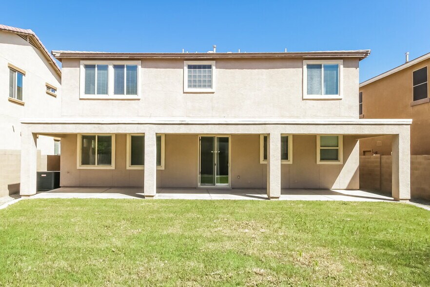 Building Photo - 545 E Navajo Trail