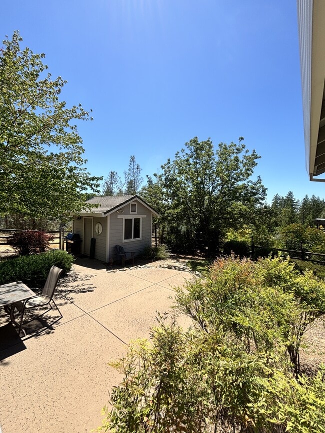 Building Photo - 901 Morgan Ranch Dr