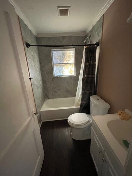 Building Photo - 5002 Park Ave