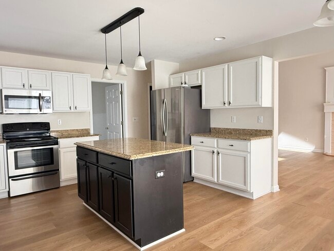 Building Photo - 603 E Castlebury Cir