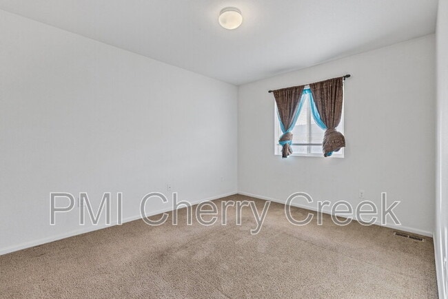 Building Photo - 5555 Kirk St