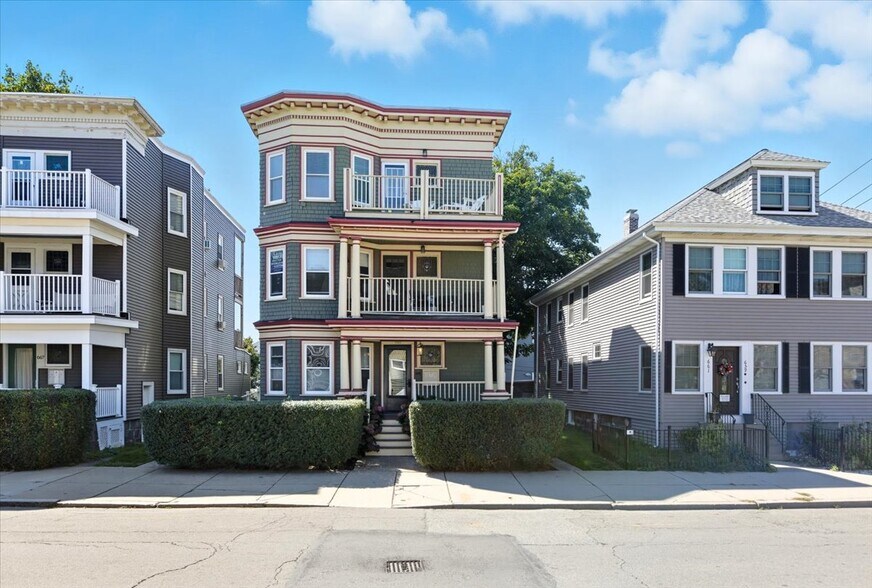 Building Photo - 663 Adams St