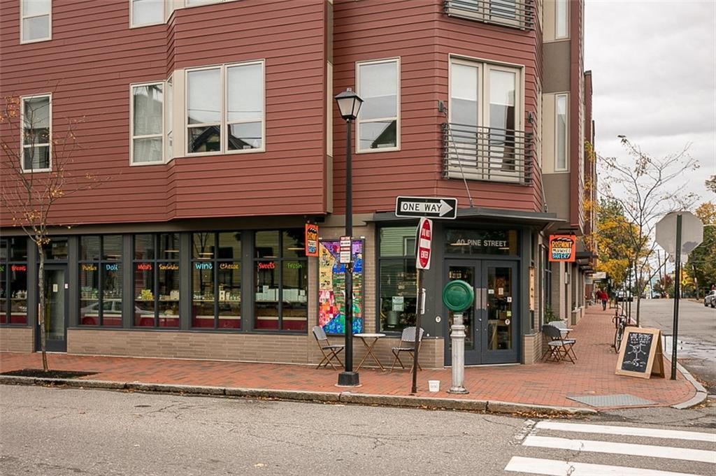 Building Photo - 129 Pine St