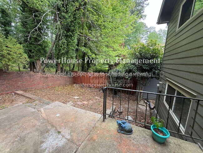 Building Photo - 120 Leeward Ln