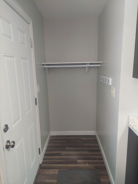 Entryway - 726 Truman Ave