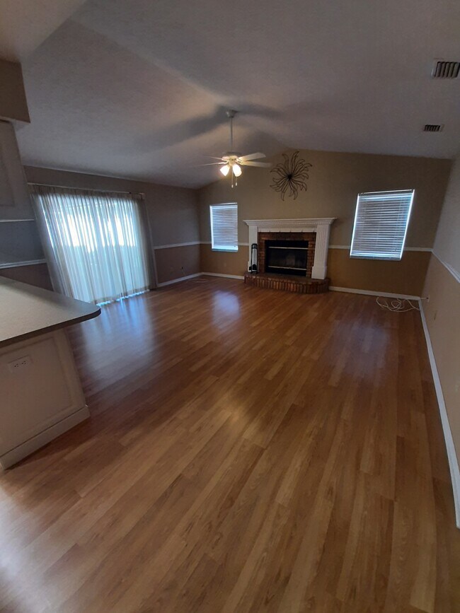 Building Photo - 1103 Belladonna Dr