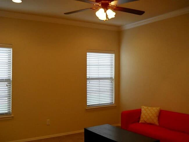 Building Photo - 538 N Keats Dr