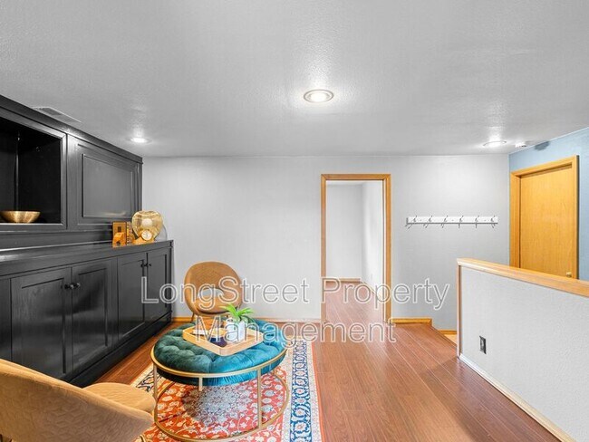 Building Photo - 15926 SW Hampshire Terrace