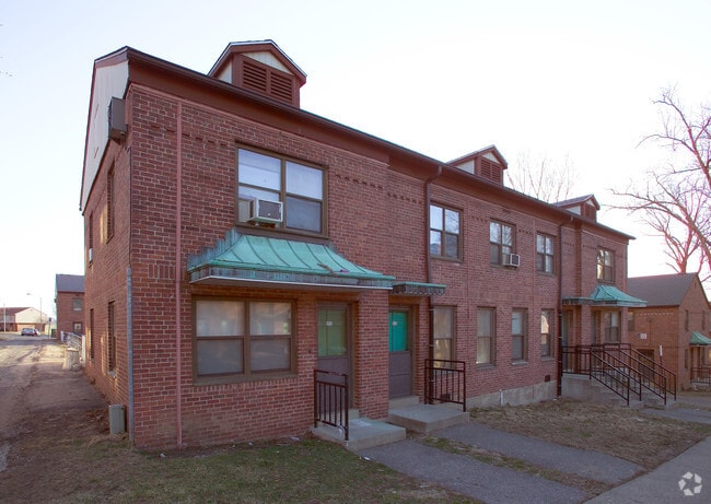 Primary Photo - 19-23 Oliver St