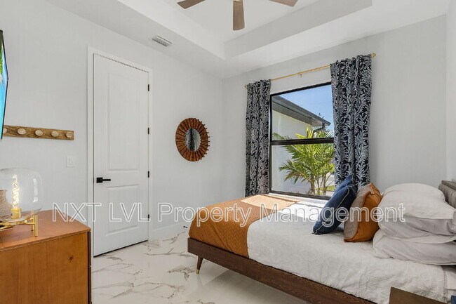 Building Photo - 1925 SW 3rd Terrace