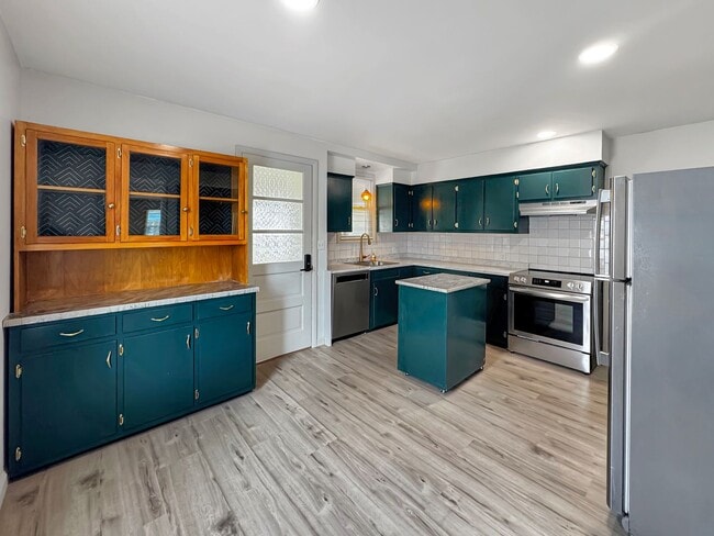 Building Photo - 2636-2638  W. 4th St.