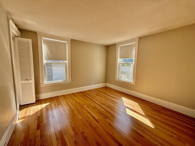 Building Photo - 31 Brooks Park