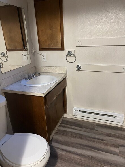 Building Photo - 220 Ellingson Dr