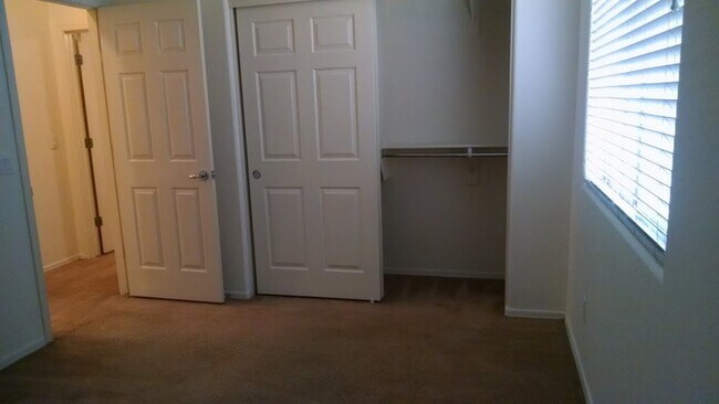 Building Photo - Great Rental 3 Bed 2 Bath at Ellsworth and Rittenhouse