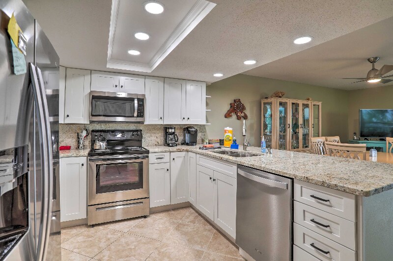 Building Photo - 19610 Gulf Blvd