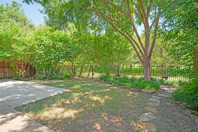 Building Photo - 9404 National Pines Dr