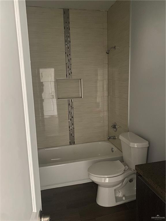 Building Photo - 11 Luz Divina St