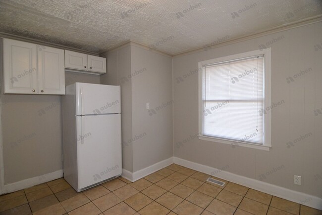 Building Photo - Section 8 OK!!! All Electric 3 Bed/2 Bath