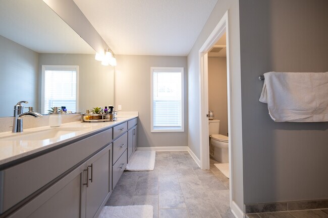 Building Photo - 6668 Coach House Ln