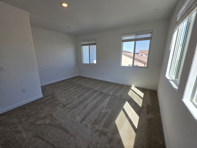 Building Photo - 10221 Terra Franca Wy