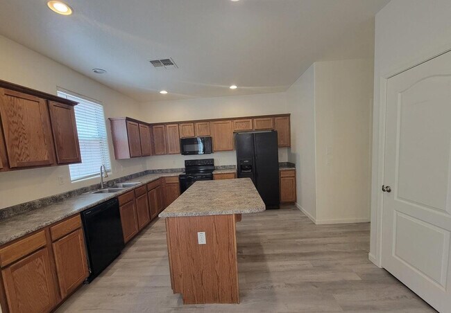 Building Photo - 7226 S 48th Glen