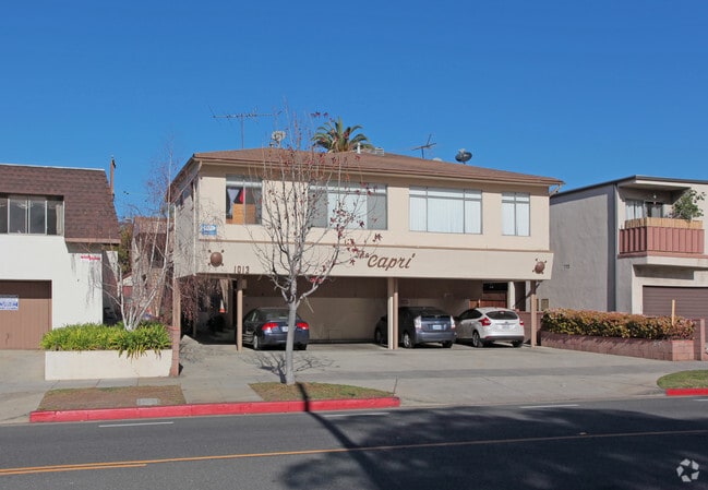Building Photo - The Capri Apartments