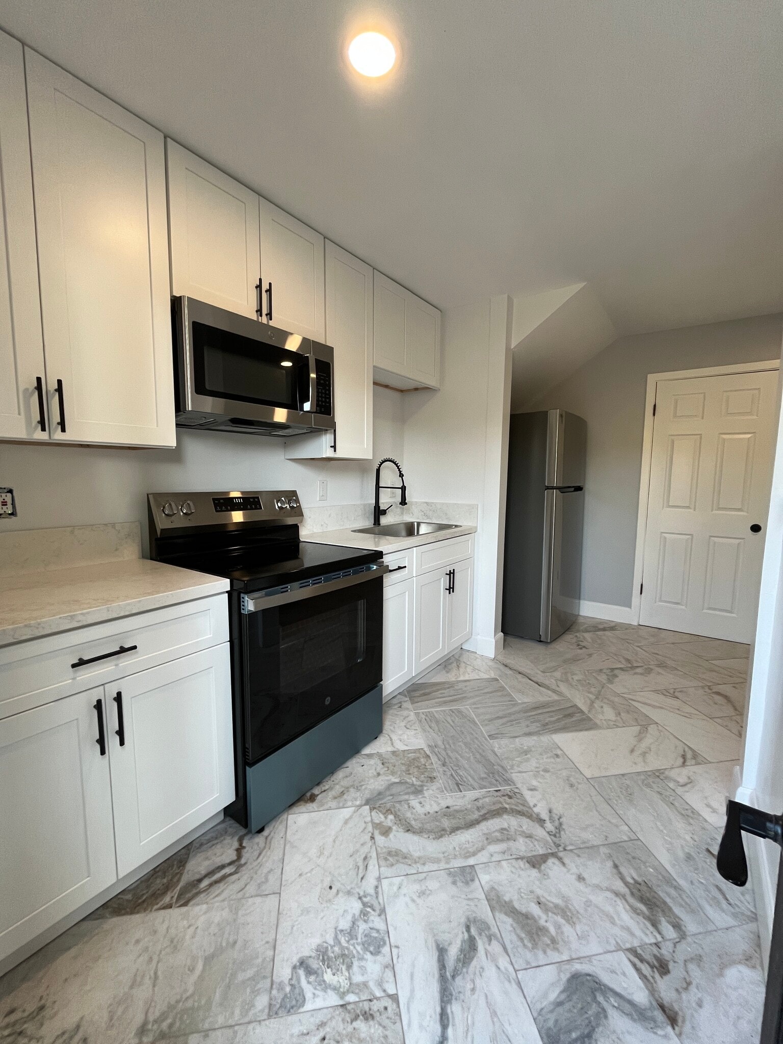 Building Photo - 3342 Silver Oak Ln