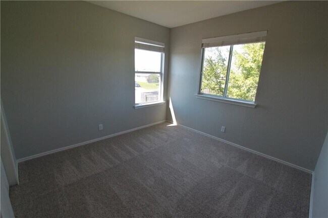 Building Photo - 122 Bayliss St