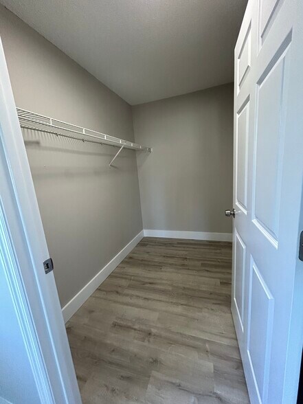 Building Photo - 101 Bent Tree Dr