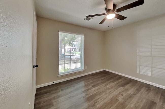 Building Photo - 5803 Forest Timbers Dr