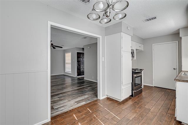 Building Photo - 228 Lester St