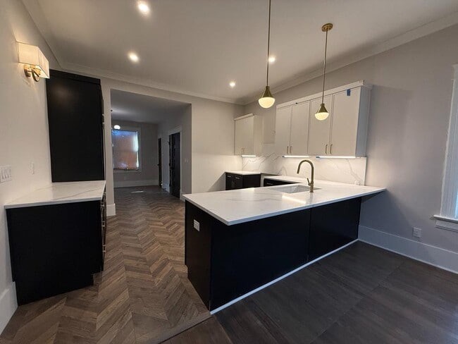 Building Photo - 385 Inman St SW