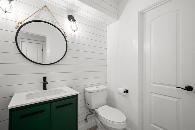 Building Photo - 5504 Kings Hwy