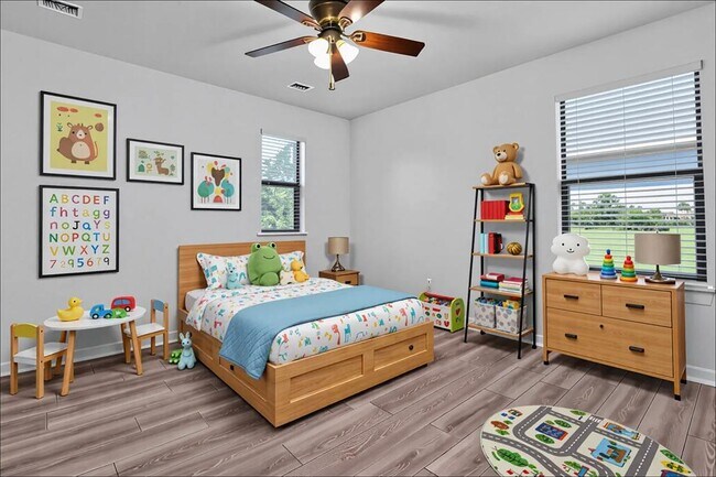 Building Photo - 10217 English Oak Dr