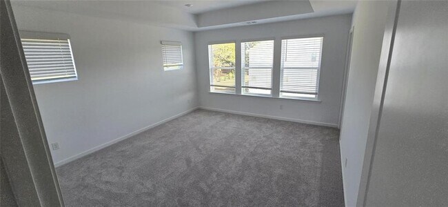 Building Photo - 224 Maycrest Path