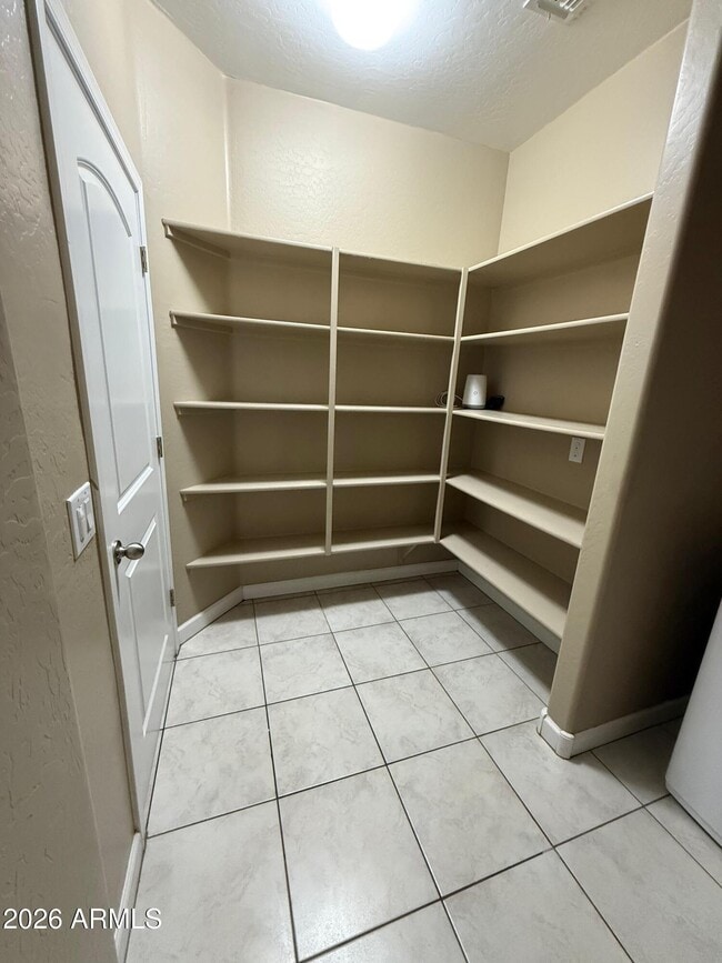 Building Photo - 41326 W Jenna Ln