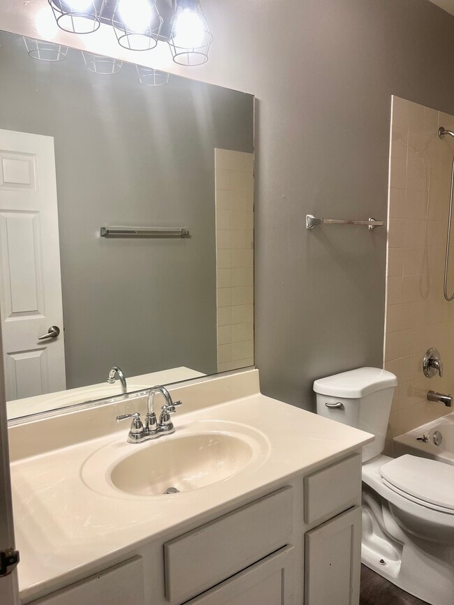 Building Photo - 1900 N Laramie Ave