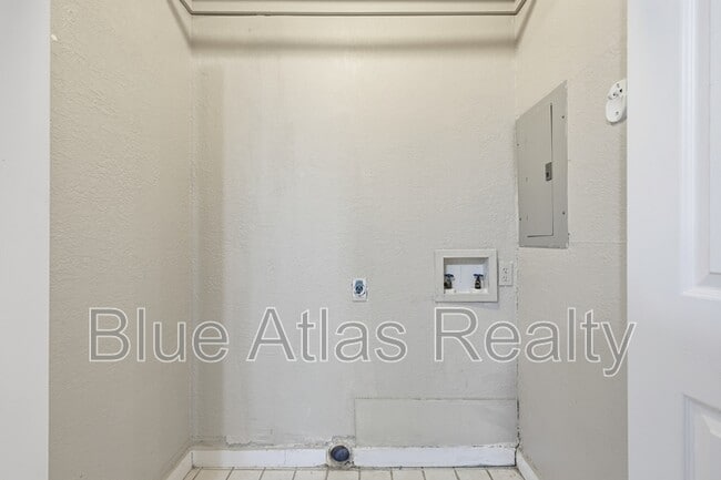 Building Photo - 4822 Worth St