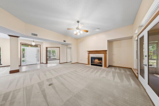 Building Photo - 406 Bally Way