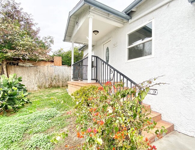 Building Photo - COMING SOON - 1-Bedroom Apartment with In-...