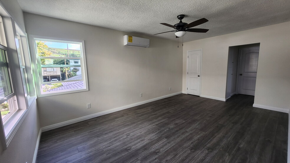 Building Photo - 731 1/2 Via Altamira