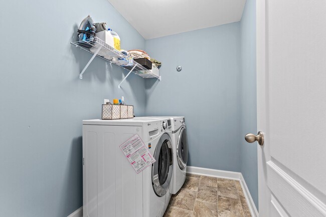 Building Photo - 1145 Camellia Dr