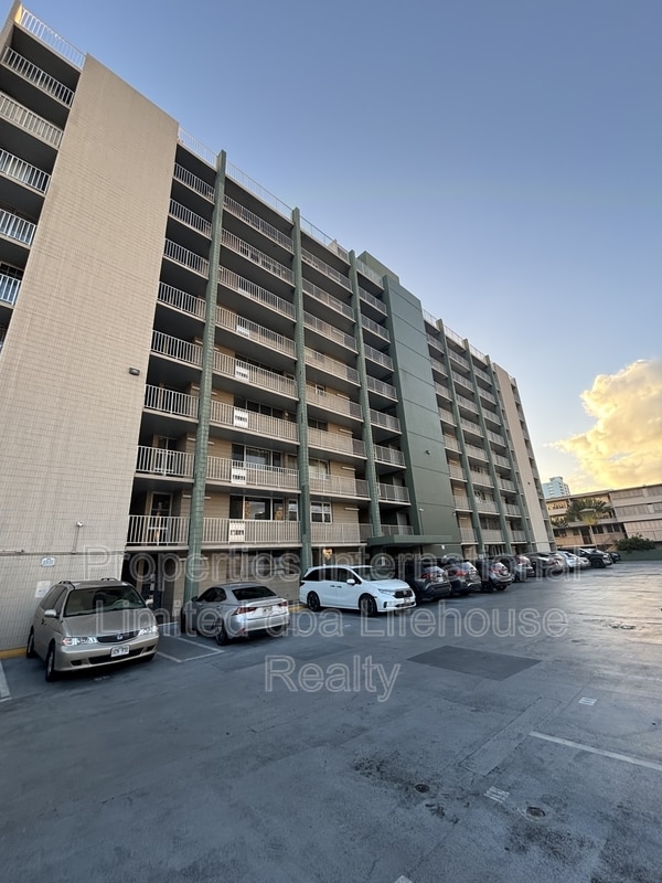 Building Photo - 1326 Keeaumoku Street - 304