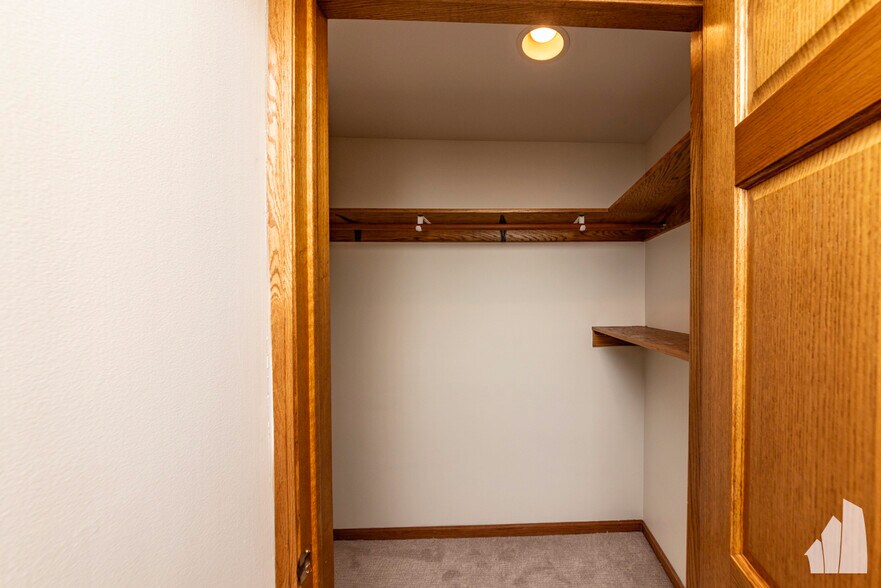 Building Photo - 4625 N Dover St