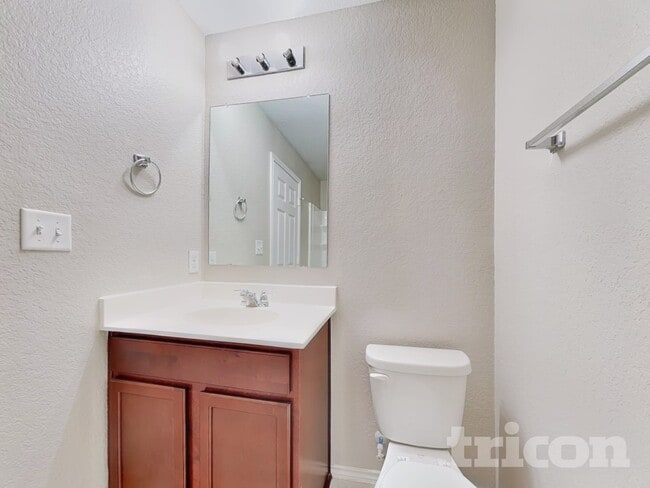 Building Photo - 310 Mistflower